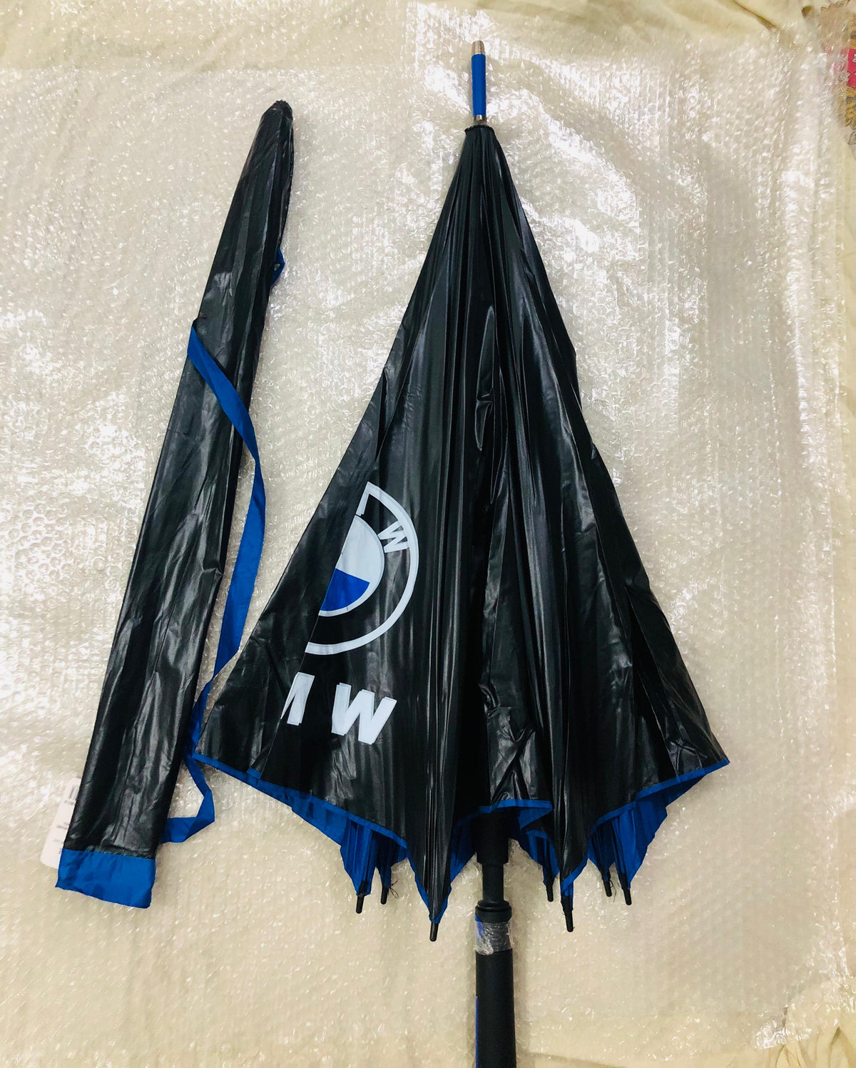 Lot Imported BMW 4 Person Black & Blue Folding Umbrella/allow to open